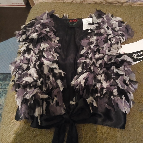 Vest - Picture 3 of 3